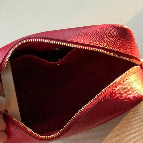 NWT Coach Cosmetic Case - Picture 5 of 5